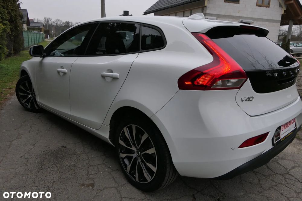 Volvo V40 T2 Drive-E Momentum - 10