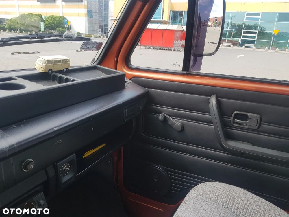 Volkswagen Transporter - 17
