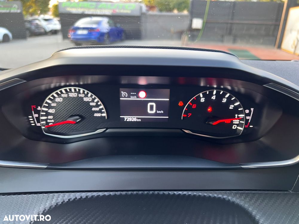 Peugeot 208 1.2 L PureTech Turbo STT Allure - 12
