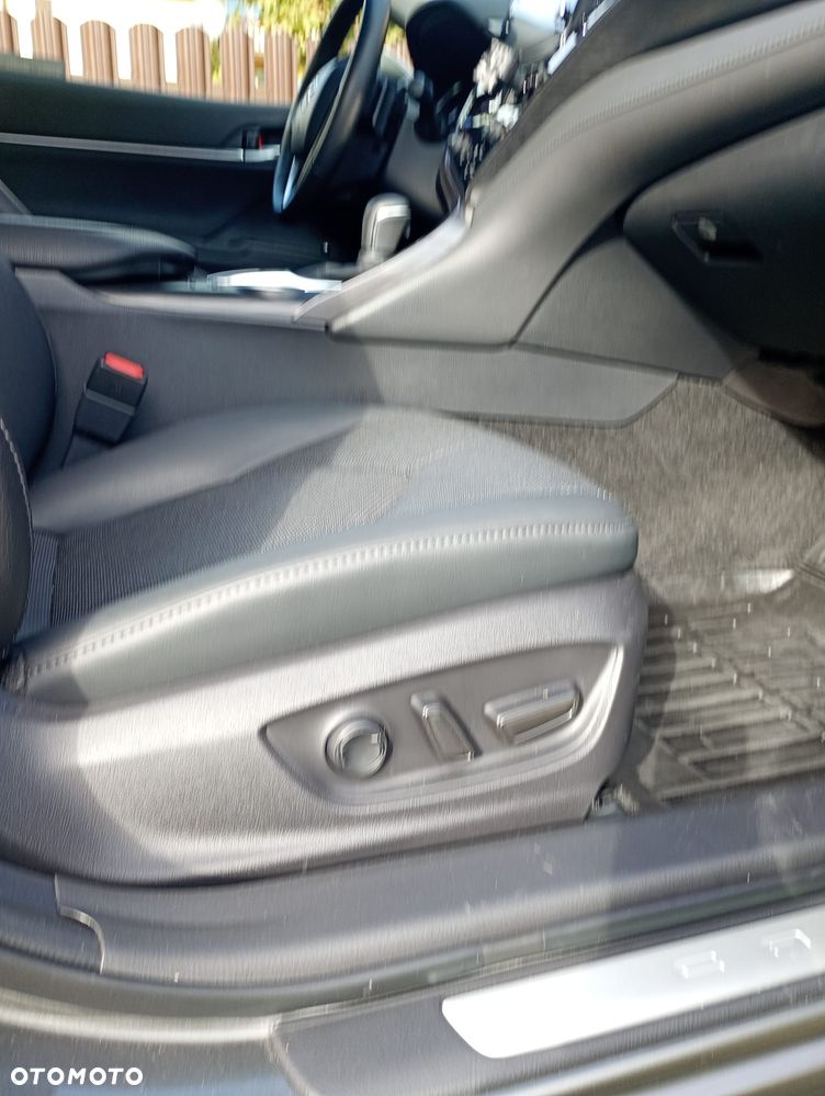 Toyota Camry 2.5 Hybrid Executive CVT - 30