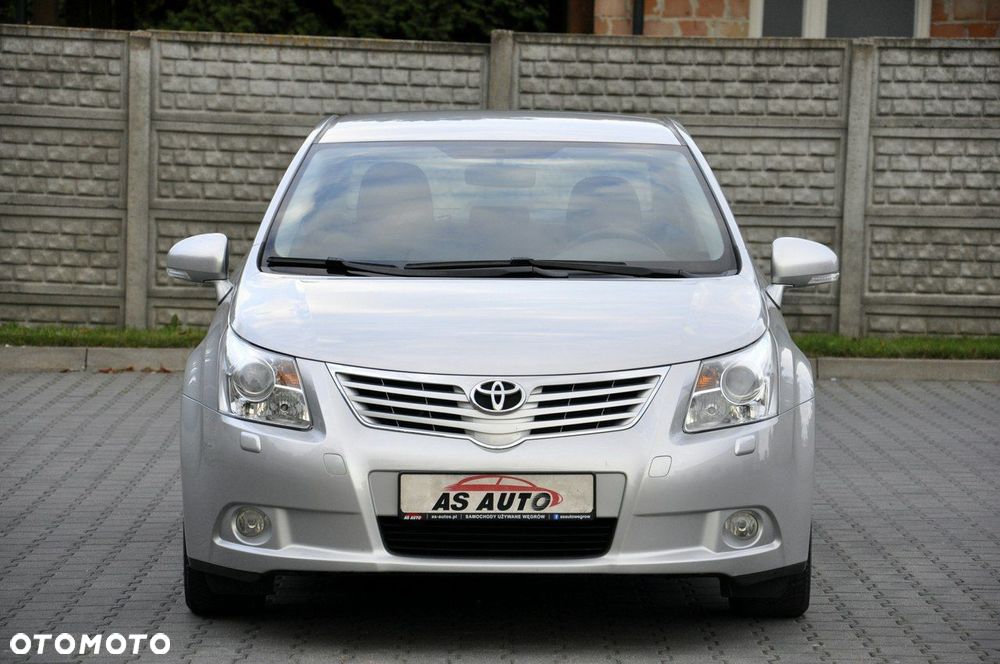 Toyota Avensis 1.8 Sol plus NAVI - 26