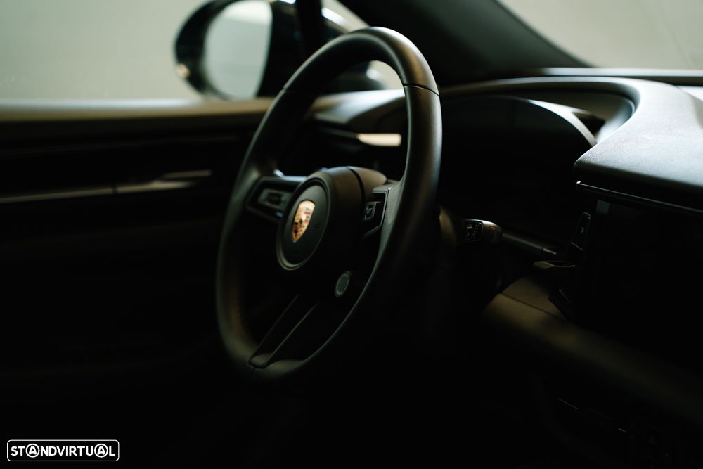 Porsche Macan Electric - 15