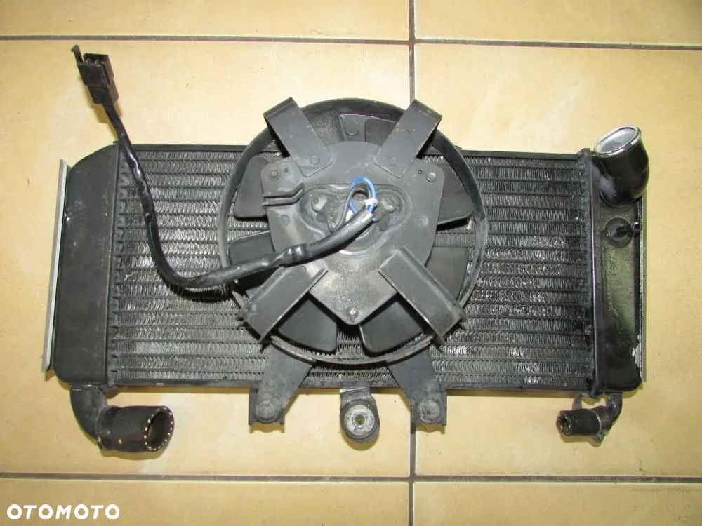 YAMAHA FZS 600 FAZER 98-02 chłodnica cieczy wentylator - 2