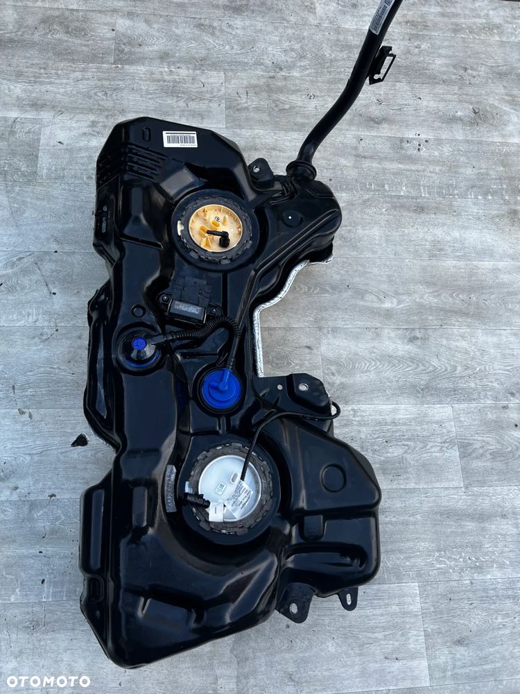 ZBIORNIK BAK PALIWA POMPY VW VOLKSWAGEN TIGUAN 5N AUDI Q3 2.0 TDI 5N0201085 KOMPLETNY - 1
