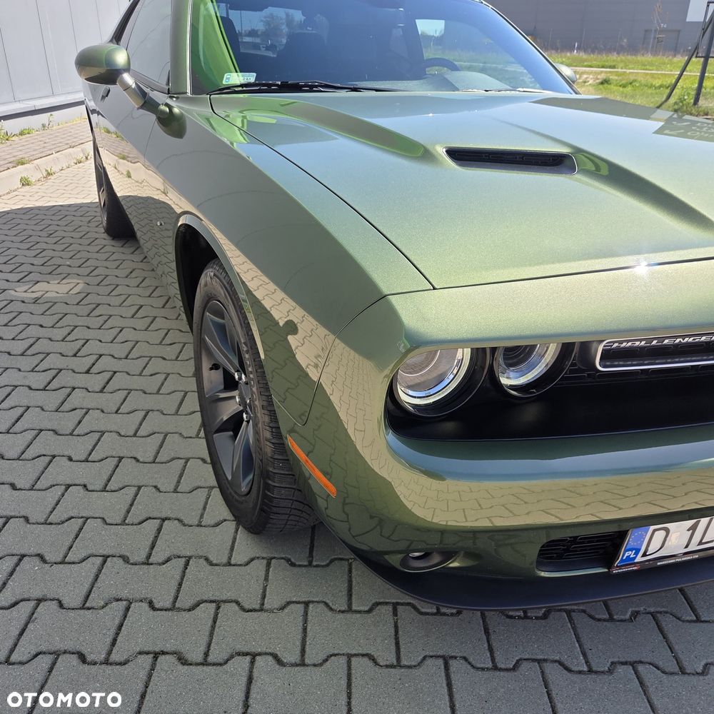 Dodge Challenger - 4