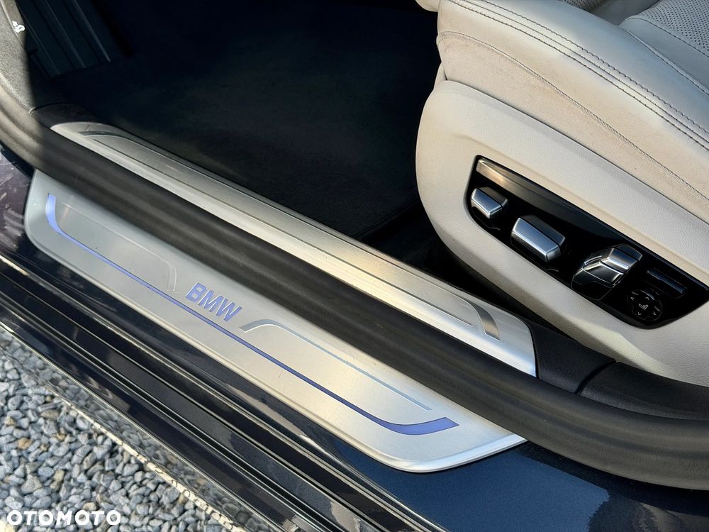 BMW Seria 7 750i xDrive Edition Exclusive - 19
