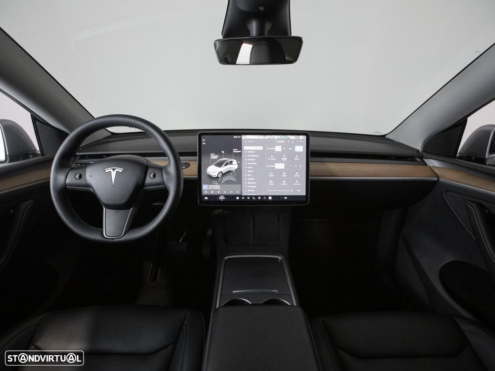 Tesla Model Y Long Range Dual Motor AWD - 6