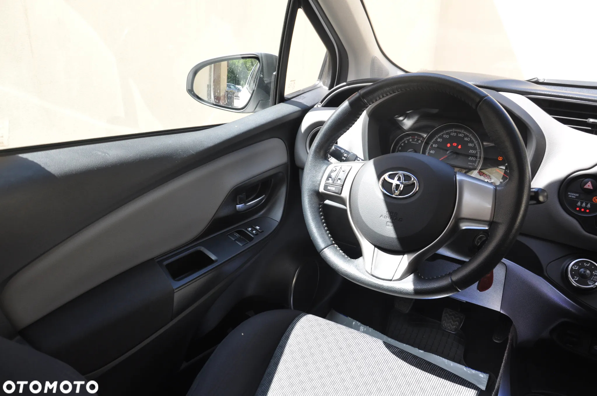 Toyota Yaris - 8