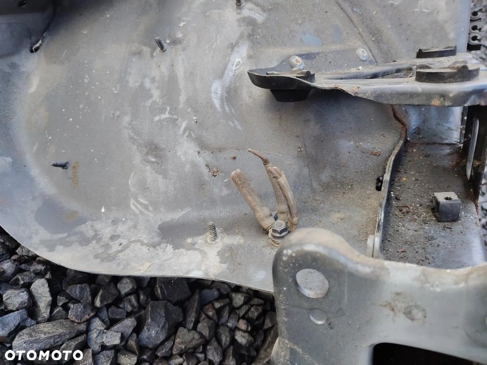 MERCEDES W211 FARTUCH PODŁUŻNICA CWIARTKA PRAWA - 7