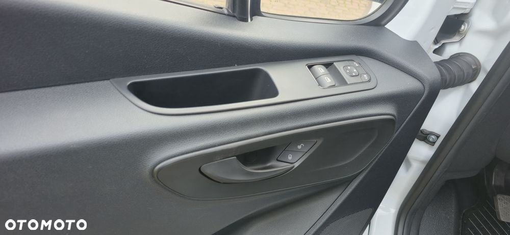 Mercedes-Benz Sprinter - 11