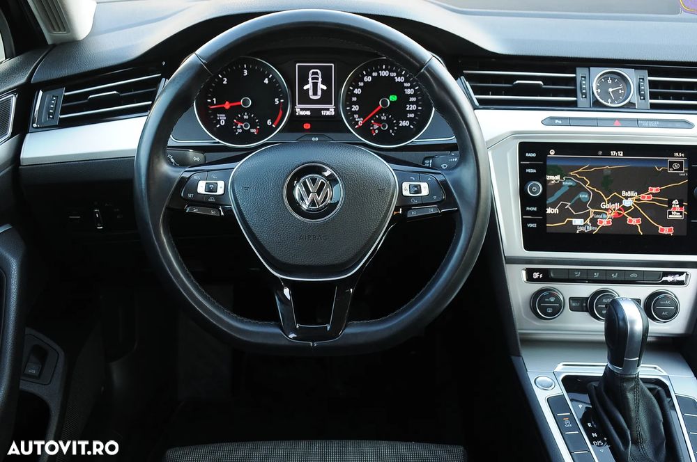 Volkswagen Passat 2.0 TDI DSG Comfortline - 16