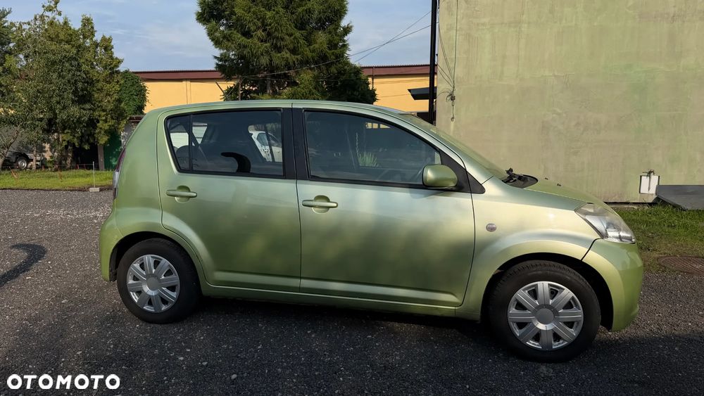 Daihatsu Sirion 1.3 - 10