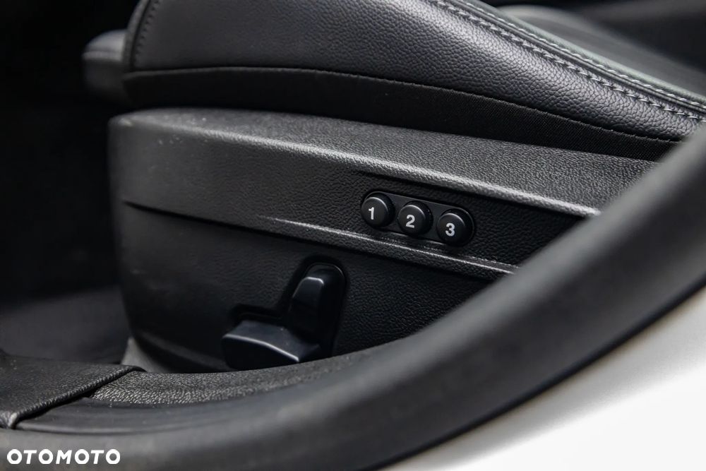 Alfa Romeo Giulia 2.0 Turbo 16V AT8-Q4 Veloce - 18