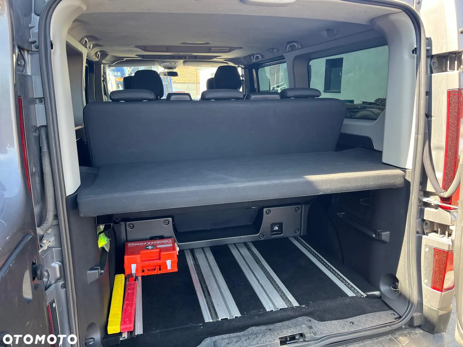 Renault Trafic - 12