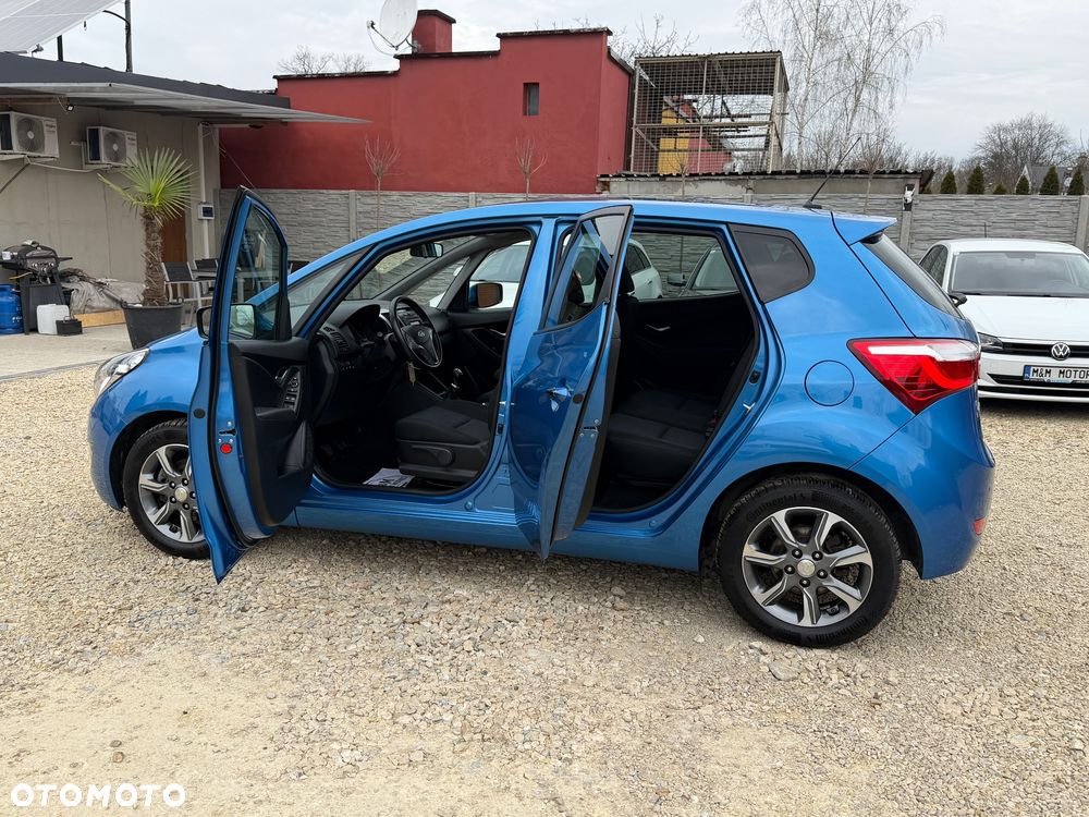 Hyundai ix20 1.4 blue - 24