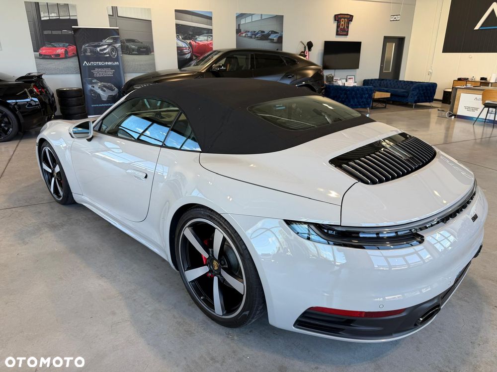 Porsche 911 Carrera 4S - 26