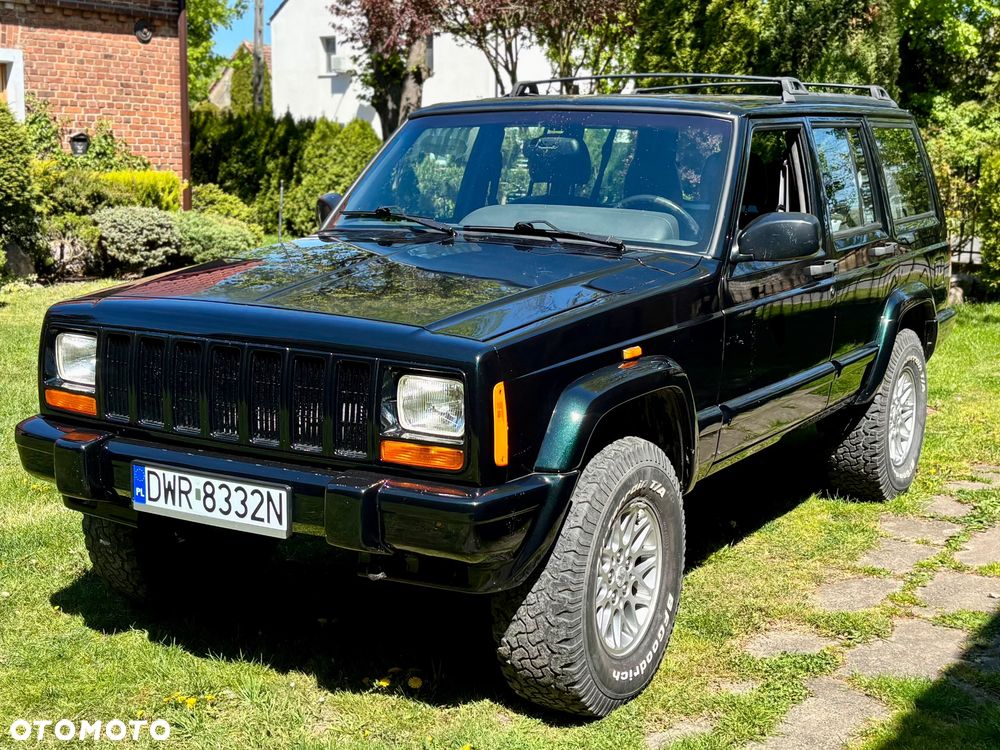 Jeep Cherokee - 1