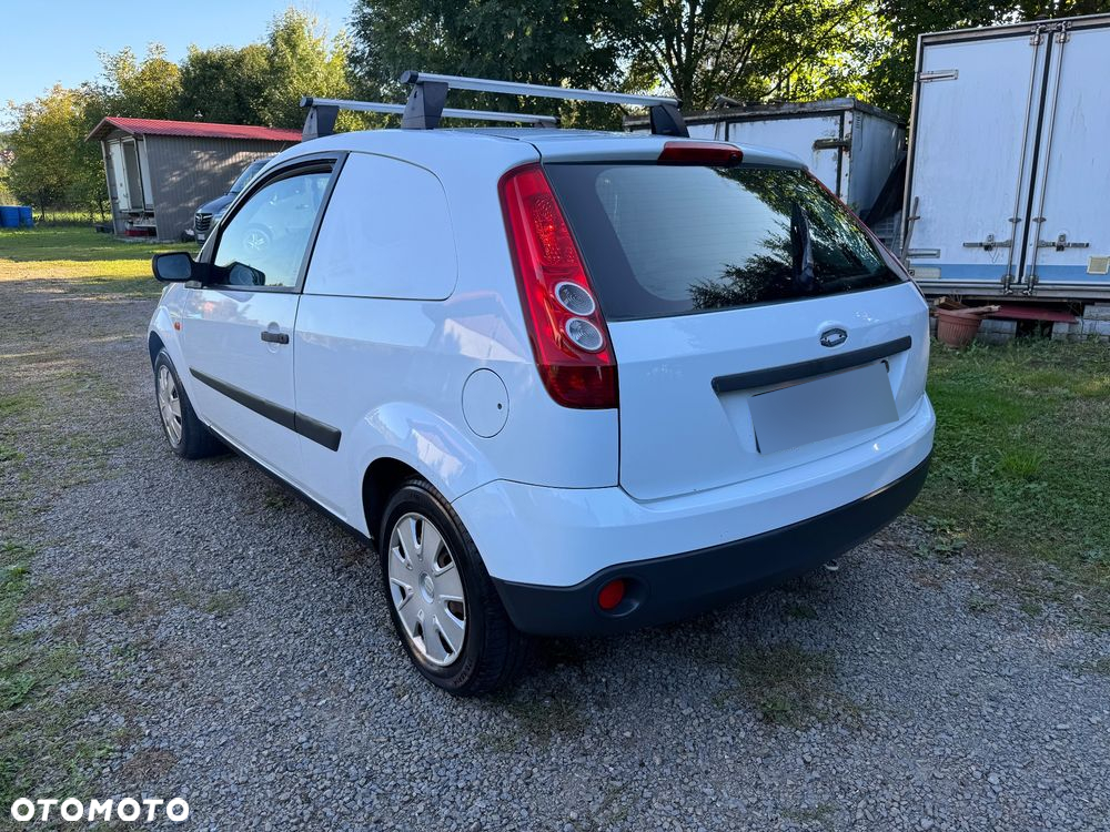 Ford Fiesta 1.4 TDCi Ambiente - 4