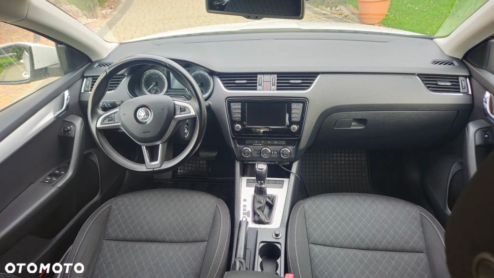 Skoda Octavia 2.0 TDI Edition DSG - 9