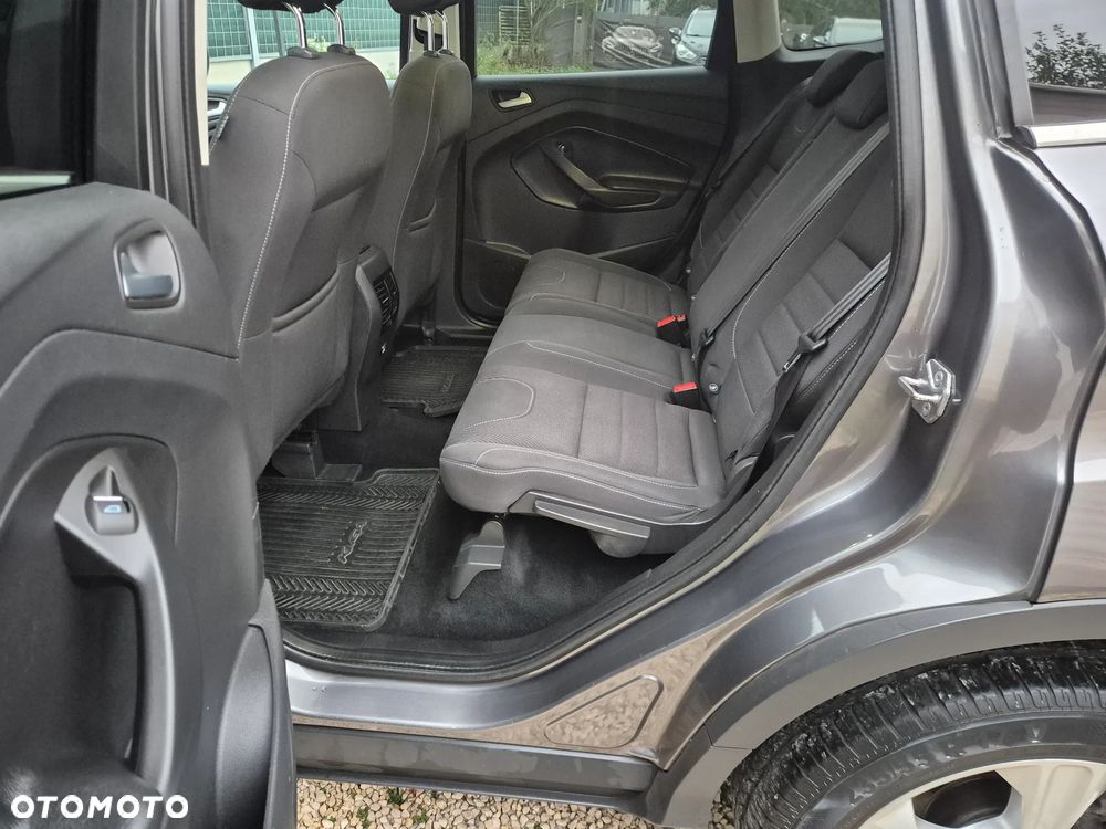 Ford Kuga 2.0 TDCi 2x4 Titanium - 14