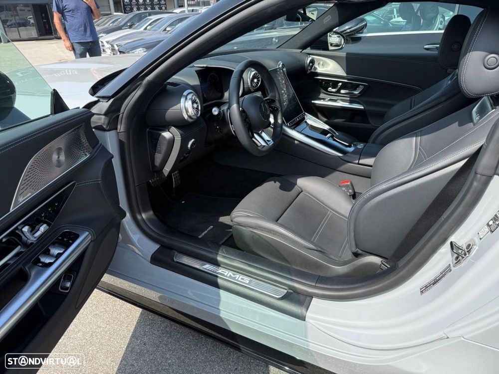 Mercedes-Benz SL 43 AMG - 13