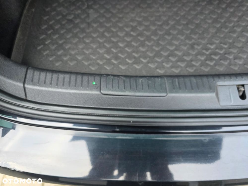 Volkswagen Golf 2.0 BlueTDI Highline - 12