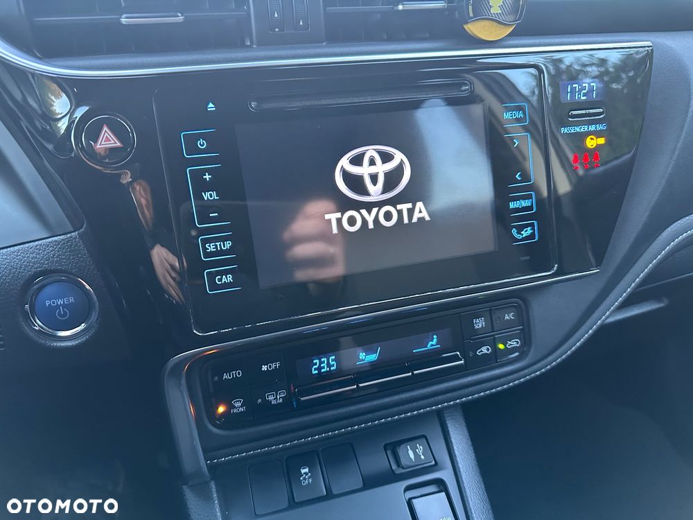 Toyota Auris - 11