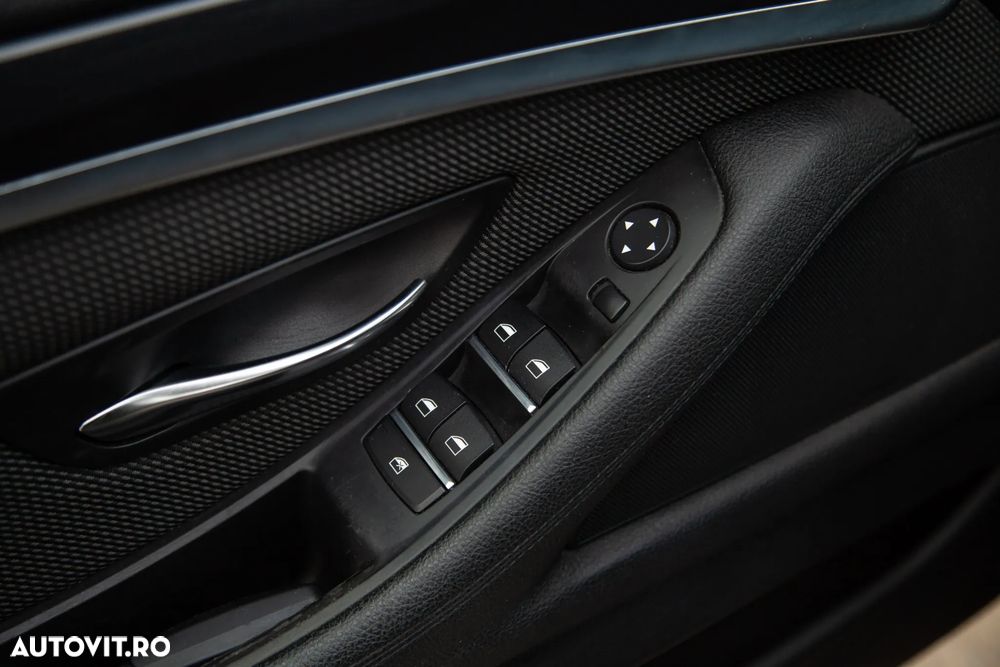 BMW Seria 5 520d Aut. - 34