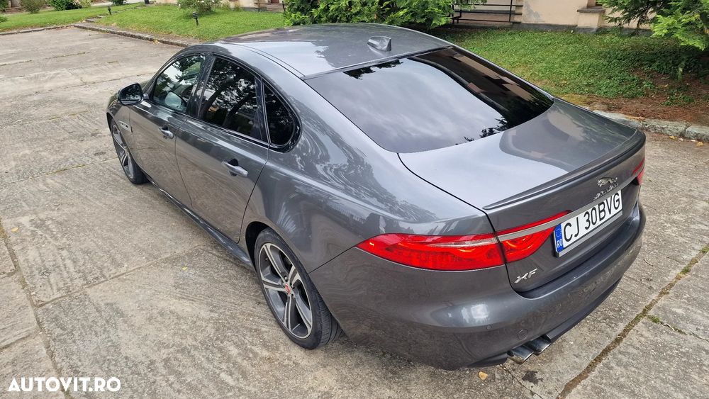 Jaguar XF - 16