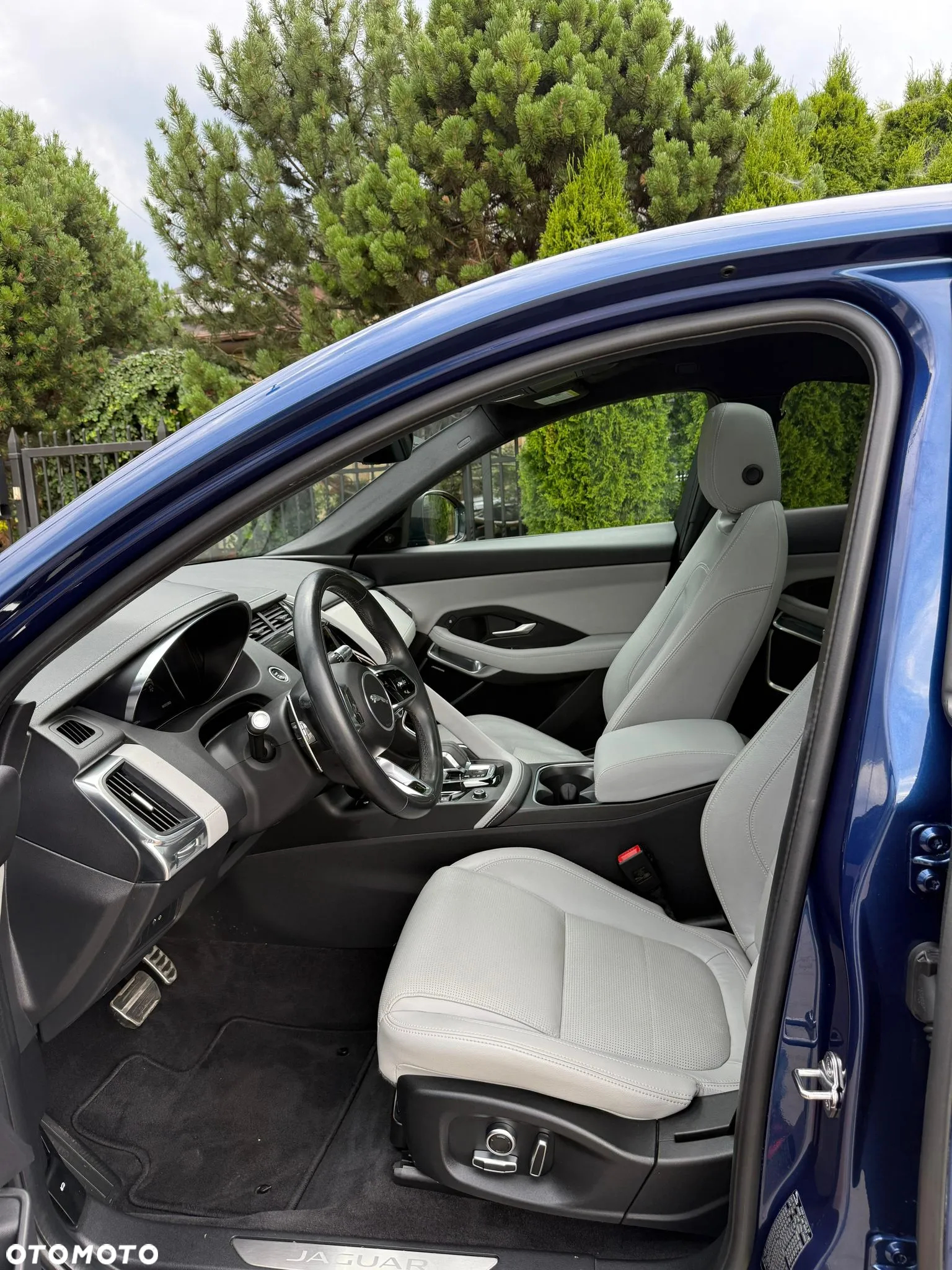 Jaguar E-Pace P300 AWD Sport - 8