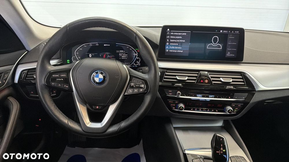 BMW Seria 5 530e xDrive - 14