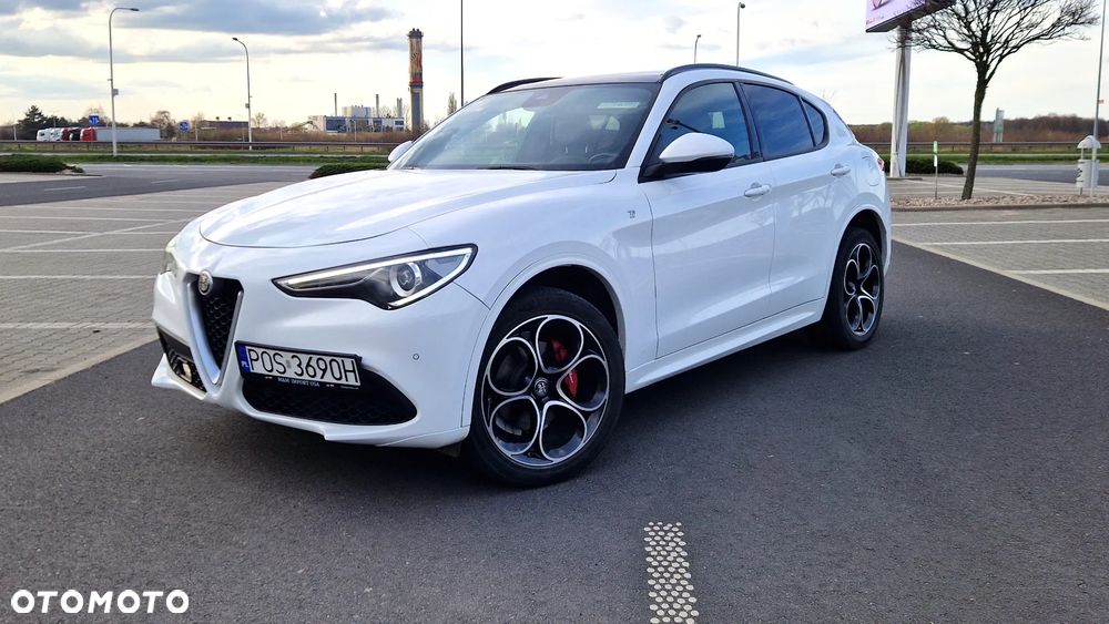 Alfa Romeo Stelvio 2.0 Turbo 16V AT8-Q4 Ti - 1