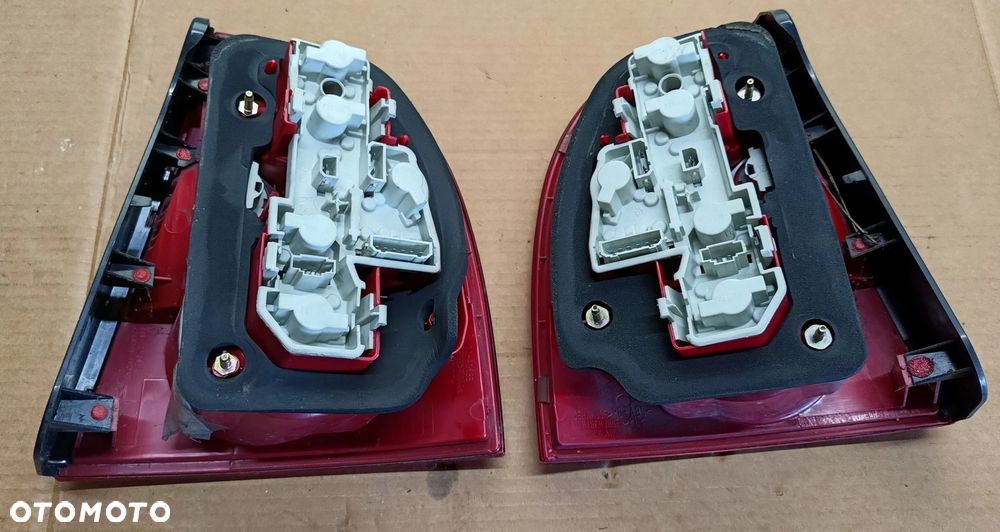 Passat B5 lampa tylna tył PRAWA lift sedan Volkswagen - 2