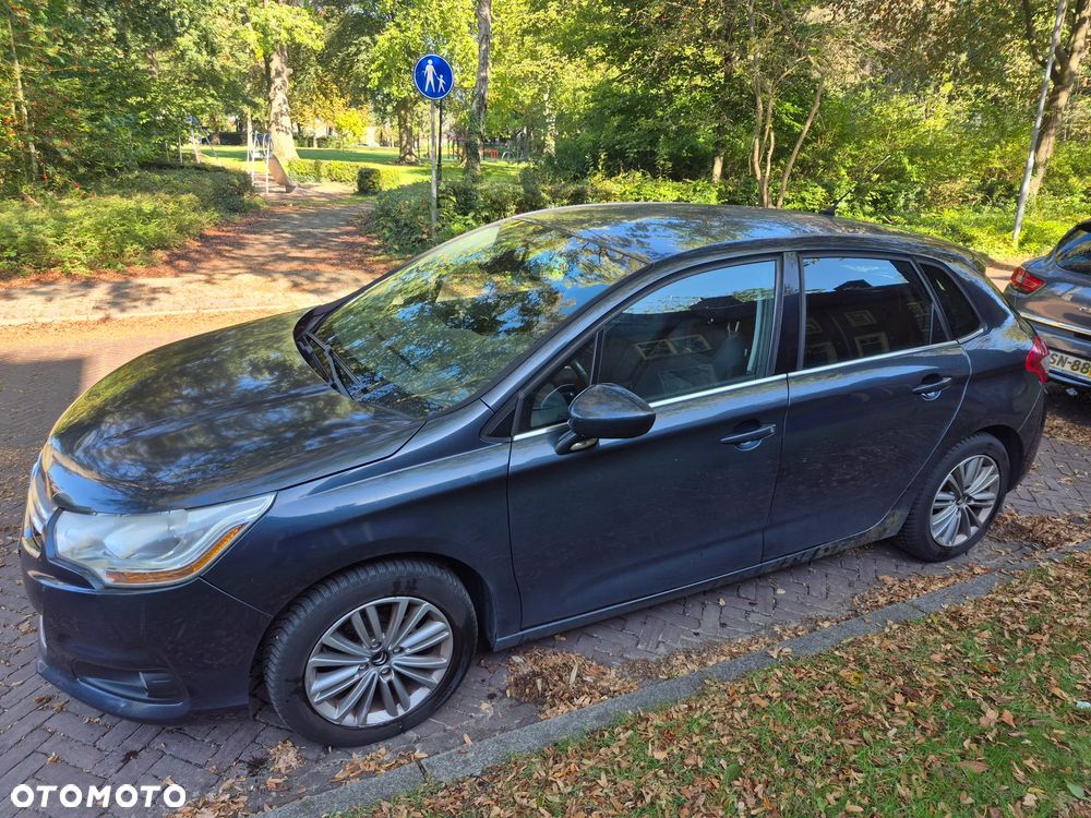 Citroen C4 2011 photo 2