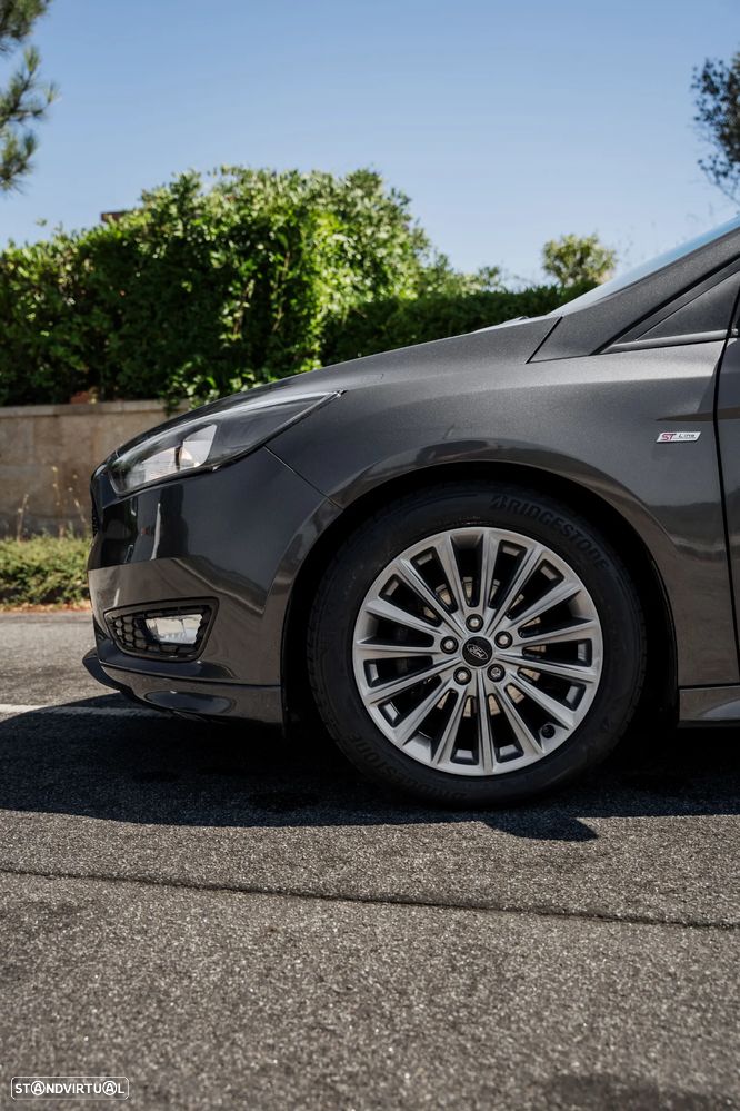 Ford Focus 1.5 TDCi ST-Line - 11