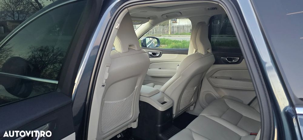 Volvo XC 60 Recharge T6 Twin Engine eAWD Inscription Expression - 11