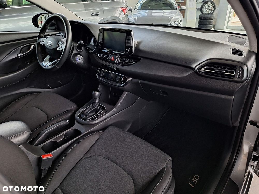 Hyundai i30 1.6 D Comfort DCT - 25