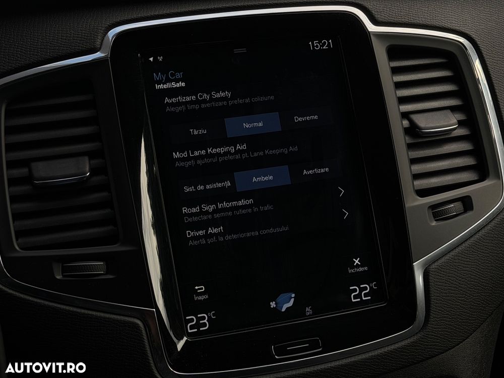 Volvo XC 90 D5 AWD Geartronic Momentum - 32