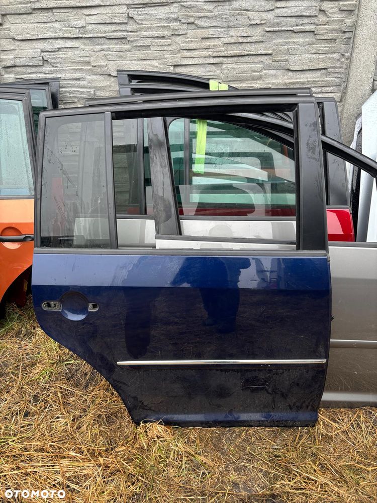 VW VOLKSWAGEN TOURAN I 2003-2015r RÓŻNE KOLORY DRZWI PRAWE TYLNE POZNAŃ GIEŁDA - 2