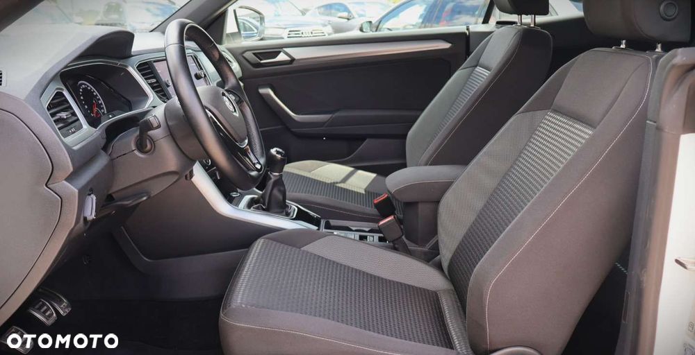 Volkswagen T-Roc - 23