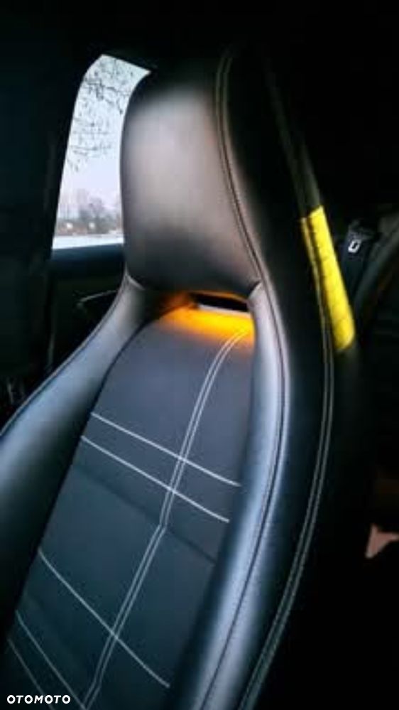 Mercedes-Benz CLA 200 UrbanStyle Edition - 22