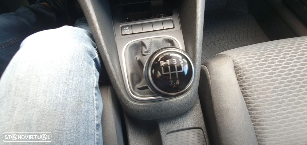 VW Golf 2.0 TDi Confortline - 8