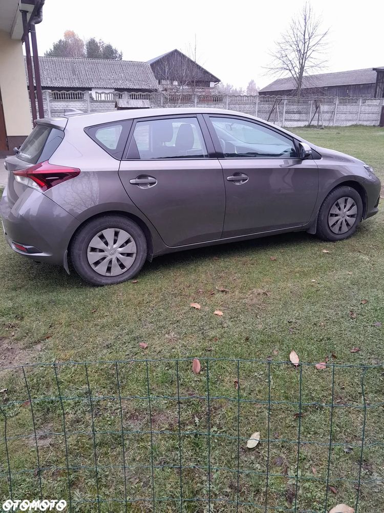 Toyota Auris - 2