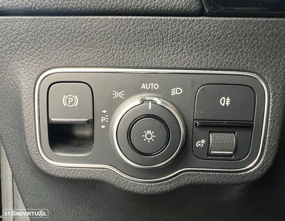 Mercedes-Benz B 200 Progressive - 11