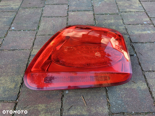 LAMPA PRAWY TYL BENTLEY CONTINENTAL FLYING SPUR
