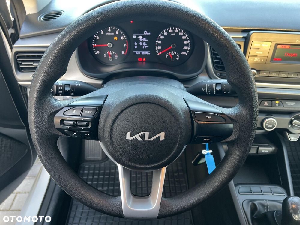 Kia Rio - 16