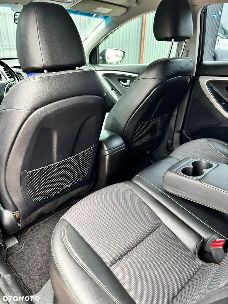 Hyundai i30 1.6 CRDi Fifa World Cup Edition - 21