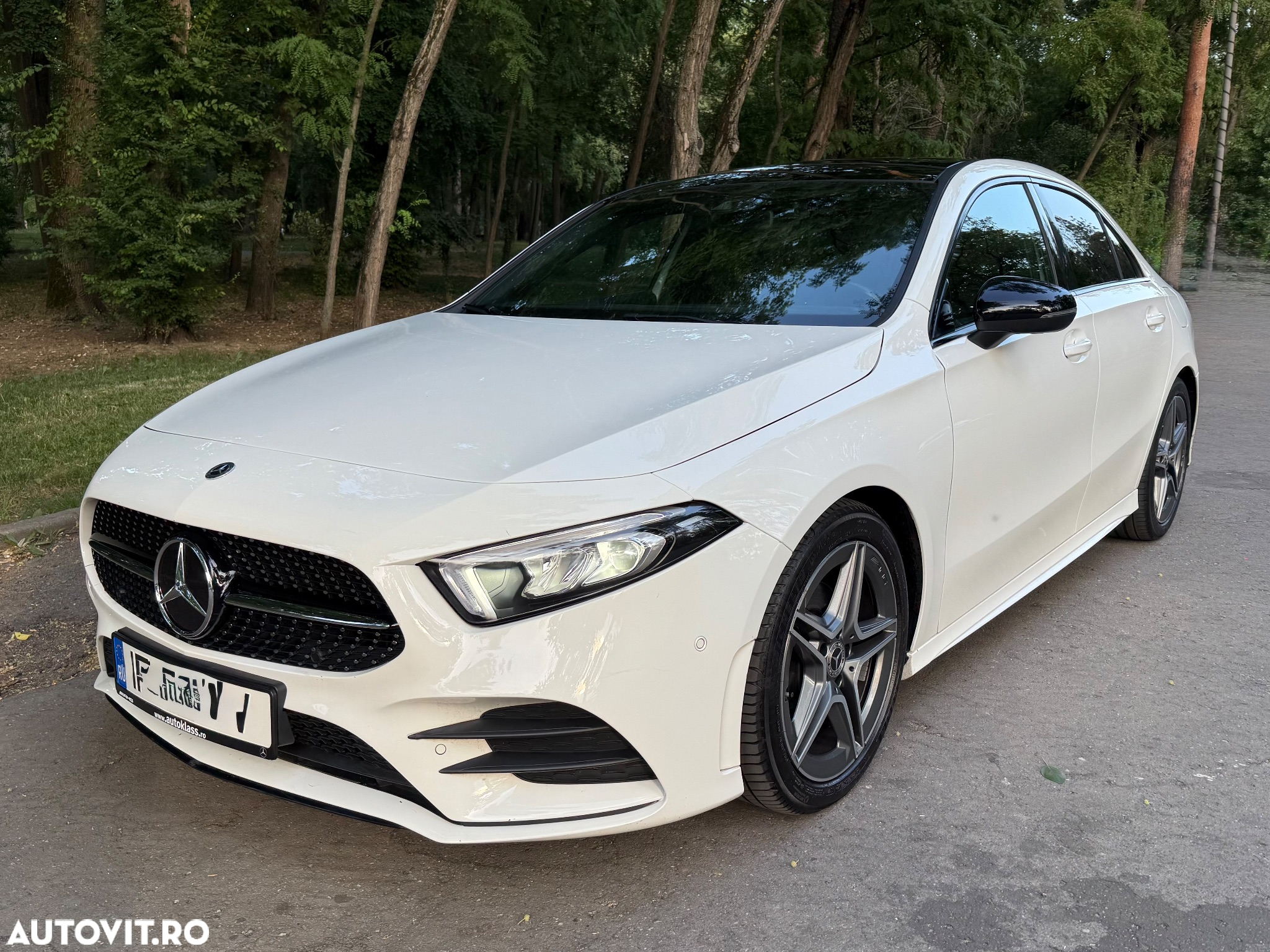 Mercedes-Benz A 180 d 7G-DCT AMG Line - 2