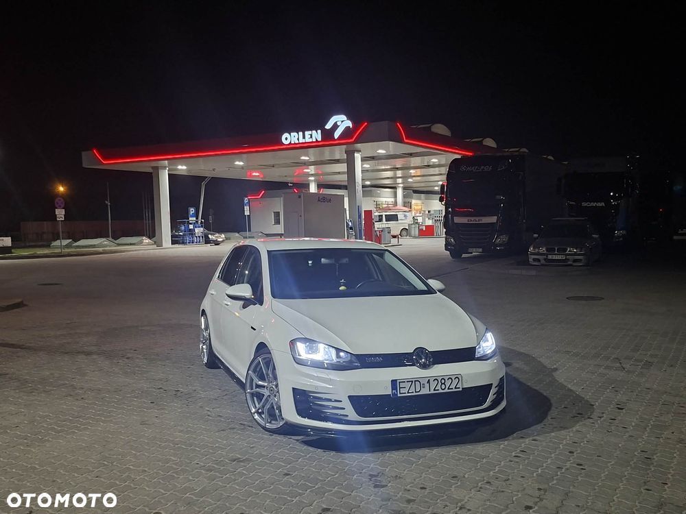 Volkswagen Golf 1.6 TDI 4Motion BlueMotion Technology Lounge - 2