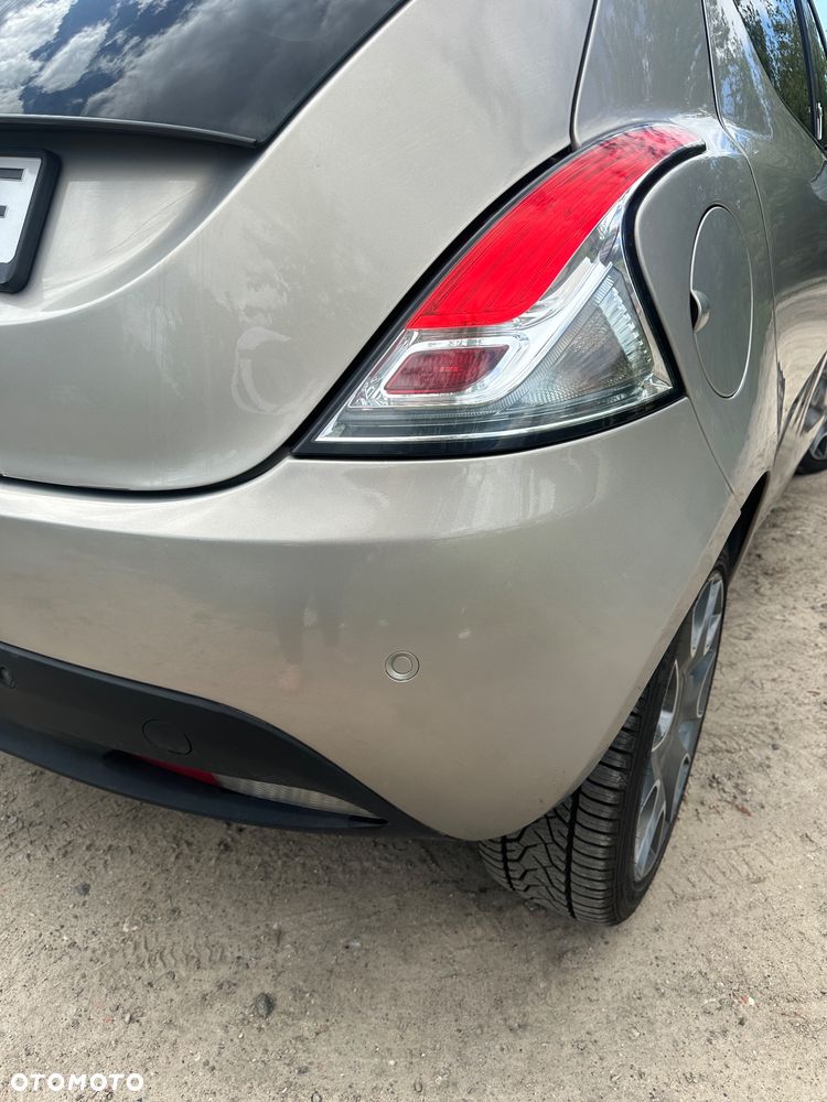Lancia Ypsilon - 9